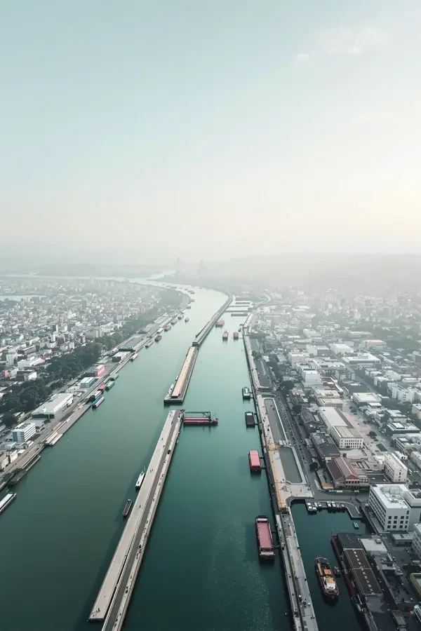 千里水运海报